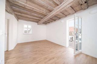 Wohnung kaufen in 91086 Aurachtal, Hochwertig kernsanierte 3-Zimmer-Wohnung Balkon und historischem Charakter für Eigennutzer oder Inv