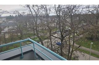 Wohnung kaufen in 76187 Nordweststadt, Helle 4-Zimmer-Wohnung mit 2 Balkonen in Karlsruhe