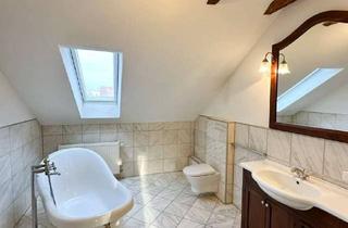 Wohnung mieten in 93413 Cham, Hochwertige Dachgeschosswohnung mit Stellplatz in Cham