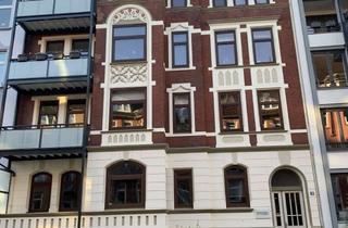 Wohnung mieten in Wilhelminenstraße 18, 24103 Damperhof, Altbauwohnung in zentraler Lage über den Dächern Kiels mit großer Doppelgarage