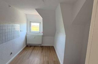 Wohnung mieten in Elbgaustraße 43, 01640 Coswig, Charmante 3-Zimmer-Dachgeschosswohnung mit Galerie und hochwertigem Bad