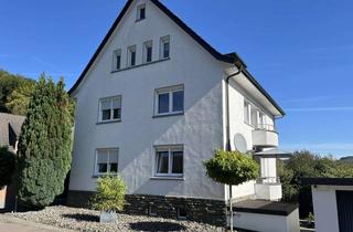 Mehrfamilienhaus kaufen in 51645 Gummersbach, Gepflegtes Mehrfamilienhaus mit Doppelgarage und großem Grundstück!