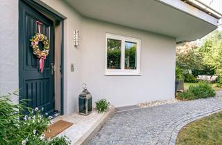 Doppelhaushälfte kaufen in 85661 Forstinning, Wohnen mit Anspruch – stilvolle Doppelhaushälfte mit Garten, Kamin & privatem Wellnessbereich