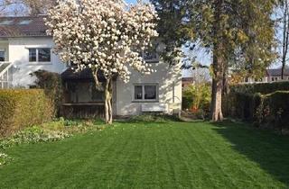 Haus kaufen in 85635 Höhenkirchen-Siegertsbrunn, Viel Platz für Visionen: Reiheneckhaus mit XL-Garten & Potenzial in Höhenkirchen