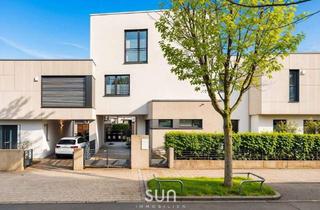 Einfamilienhaus kaufen in 60438 Frankfurt, Frankfurt am Main - RIEDBERG-TRAUM MIT GARTEN - Grosszügiges Familienhaus für höchste Ansprüche