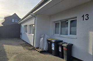 Haus kaufen in 30880 Laatzen, Laatzen - Bungalow mit Einliegerwohnung