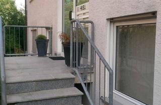 Wohnung kaufen in Huser Feld 198, 58313 Herdecke, Leer stehende, renovierungsbedürftige, 2-Zimmer im Souterrain/EG mit großem Gartenanteil ohne Stellp