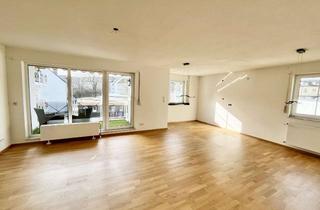 Wohnung kaufen in Cronenberger Straße 47, 42651 Solingen-Mitte, Helle 3-Zi.-Wohnung mit 2 TG-Stellplätzen + mögliche Finanzierung ab 0,73 %+ provisionsfrei