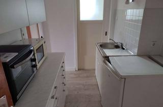 Wohnung mieten in 65760 Eschborn, 2-Zimmer Dachgeschosswohnung in Eschborn - Vermietung nur an weibliche Einzelperson