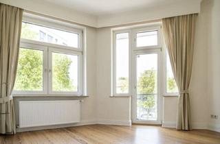 Wohnung mieten in Barmbeker Str. 11, 22303 Winterhude, Helle teilrenovierte 2-Zimmer-Altbauwohnung inkl. EBK in Hamburg Winterhude