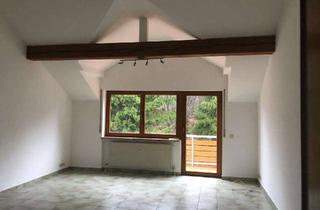 Wohnung mieten in 66424 Homburg, sehr gepflegte und moderne 3 ZKB Balkon Dachgeschosswohnung in guter Lage in Homburg-Jägersburg