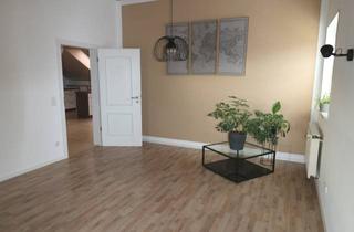 Wohnung mieten in 85376 Giggenhausen, Schöne, helle 2,5-Raum-Dachgeschosswohnung mit Balkon und Einbauküche