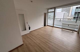 Wohnung mieten in Schloßstraße 20-22, 63065 Offenbach, myHome-Immobilien / ERSTBEZUG nach SANIERUNG, 1 Zi-Wohnung mit EBK, riesiger Balkon am Marktplatz