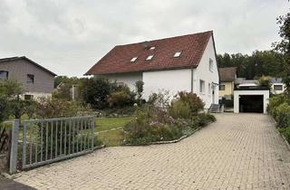 Einfamilienhaus kaufen in 96155 Buttenheim, Geräumiges Einfamilienhaus mit schönem Naturgarten und Einzelgarage