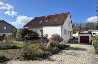 Einfamilienhaus kaufen in 96155 Buttenheim, Geräumiges Einfamilienhaus mit schönem Naturgarten und Einzelgarage