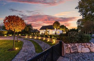 Haus kaufen in Melnwai 12, 25980 Sylt, Ein Meisterwerk auf Sylt: Historischer Widderhof in Keitum – Ihr privates Refugium der Extraklasse