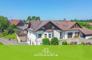 Mehrfamilienhaus kaufen in 88339 Bad Waldsee, Großzügiges Wohnhaus mit drei Einheiten, Wintergarten und unverbaubarer Ortsrandlage