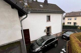 Einfamilienhaus kaufen in 56204 Hillscheid, Hier stimmt der Preis: Großzügiges Wohnhaus mit Ausbaureserven und Garten für die Familie!