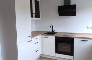 Wohnung mieten in Johann-Brenk-Straße, 95326 Kulmbach, Renovierte 2-Zimmer-Dachgeschosswohnung in Kulmbach mit Plassenburg-Blick, neuer EBK, Tageslichtbad