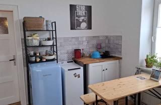 Wohnung mieten in Esmarchstraße 60, 24105 Blücherplatz, 2,5-Zimmer-Wohnung im 4. OG mit Balkon in Kiel-Blücherplatz