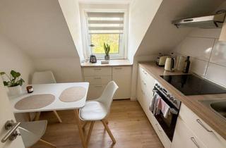 Wohnung mieten in Überruhrstraße 306, 45277 Überruhr-Holthausen, Moderne, helle Dachgeschosswohnung mit Einbauküche