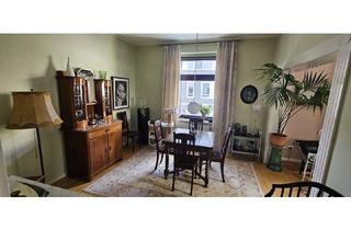 Wohnung kaufen in 45138 Essen, Essen - Schöne 3,5 Zimmer-Altbauwohnung inklusive Küche und Garage in Essen-Huttrop