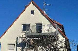 Wohnung kaufen in Deckerstraße 11, 70825 Korntal, Korntal - Lichtdurchflutetet 3 Zi.-Whg. mit Sonnenbalkon, Gartenanteil und Tageslichtbad im Dreifamilienhaus
