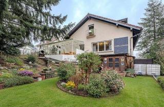 Einfamilienhaus kaufen in 61389 Schmitten, Schmitten - Großes Familiendomizil mit Einliegerwohnung in zentraler Lage mit Fernblick, Garten, Garage und Hof