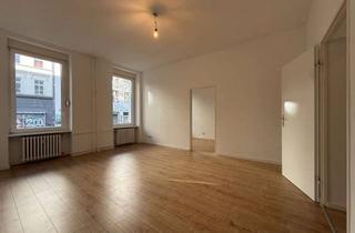 Wohnung kaufen in Lausitzer Straße 45, 10999 Kreuzberg, Bezugsfreie, attraktive 2-Zimmer-Altbauwohnung im Erdgeschoss im Herzen des urbanen Kreuzbergs!