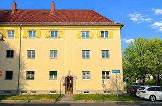Wohnung kaufen in 04425 Taucha, Charmante 5-Zimmer-Maisonette im Denkmalaltbau mit Parkett und Balkon