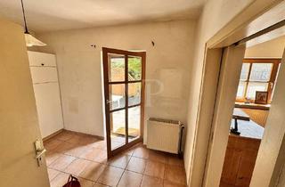 Wohnung kaufen in 94469 Deggendorf, Erdgeschosswohnung zum sanieren, ideal für Handwerker