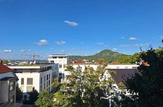 Wohnung kaufen in 72793 Pfullingen, Sonnige 2,5-Zimmer-Wohnung mit eigenem Hobbyraum und TG