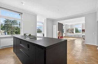 Wohnung kaufen in 76530 Innenstadt, Historischer Charme, modern perfektioniert – Traumwohnung mit Panoramablick!