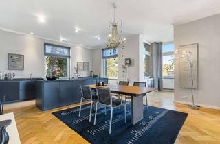 Wohnung kaufen in 76530 Innenstadt, Altbauwohnung der Extraklasse, traumhaft saniert – Traumaussicht meets modernes Wohnen