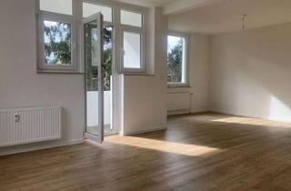 Wohnung mieten in Overrathstr. 10, 45144 Frohnhausen, ** Großzügige 2-Zi-Wohnung mit Loggia sucht nach Modernisierung einen neuen Bewohner **