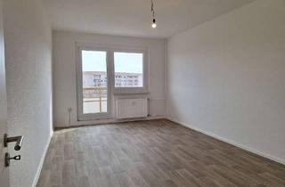 Wohnung mieten in Ringstraße 181, 04209 Grünau-Mitte, Ab 01.05.2026*Frisch renovierte 5 Zimmer-Wohnung im Hochparterre, 2 Bäder und Balkon!