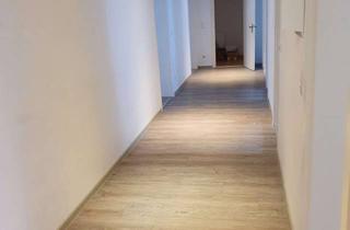 Wohnung mieten in Maxfeldstraße 39, 90409 Maxfeld, Charmante 4-Zimmer-Altbauwohnung mit Balkon in Nürnberg-Maxfeld