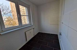 Wohnung mieten in Ziolkowskistraße 14, 17036 Neubrandenburg, ALLES MIT DABEI! - Spielplatz, Balkon, EBK + nette Nachbarn!