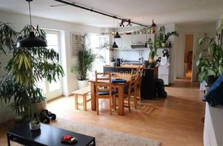 Wohnung mieten in 18055 Stadtmitte, 3-Zimmer mit Balkon und EBK in der östlichen Altstadt