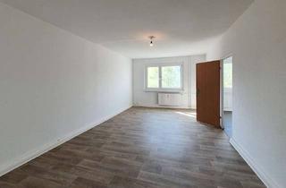Wohnung mieten in Am Kleinen Feld 28, 04205 Grünau-Nord, Wohnen mit Blick ins Grüne***Frisch renovierte 4-Zimmer-Wohnung mit Wannenbad ab 01.05.2026!