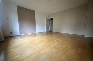 Wohnung mieten in Königsbergerstr. 38, 42277 Wuppertal, Großzügige Dachgeschosswohnung mit 4 Zimmern – renovierungsbedürftig. Sofort beziehbar.