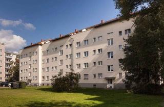Wohnung mieten in Ernst-Bumm-Weg 4b, 14059 Charlottenburg, Helle 2-Zimmer-DG-Wohnung mit zwei Balkonen