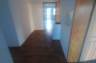 Wohnung mieten in Täubchenweg 66/68, 04317 Reudnitz-Thonberg, 33 Raum-Wohnung mit Balkon und Aufzug direkt am Park