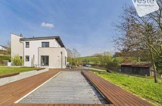 Einfamilienhaus kaufen in 96237 Ebersdorf, Ein Ort für besondere Momente modernes Einfamilienhaus mit Pool, Wellnessbad und sonnigen Te