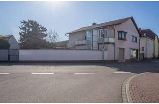 Haus kaufen in 68794 Oberhausen-Rheinhausen, Viel Platz in zentraler Lage:Wohn- und Geschäftshaus mit großem Nebengebäude