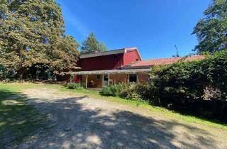 Haus kaufen in 25596 Wacken, Wohnhaus mit Potenzial: Zwei Einheiten, Stall und Gartenhaus