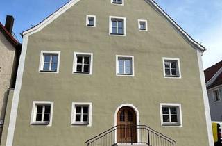 Haus kaufen in 92334 Berching, Historisches Juwel trifft High-End-Sanierung: Exklusives Stadthaus im Herzen von Berching