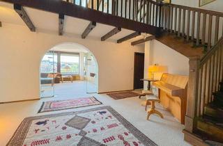 Einfamilienhaus kaufen in 97249 Eisingen, Sofort bezugsfreies, großzügiges Einfamilienhaus mit Fernblick, Schwimmbad und Einliegerwohnung