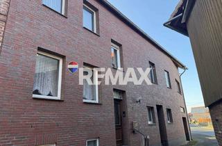Haus kaufen in 37170 Uslar, Großes Ein- / Zweifamilienhaus mit Potential