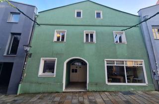 Anlageobjekt in 94234 Viechtach, Etwas ganz Besonderes !Wohnen und Arbeiten im Baudenkmal ! Ein Haus mit Geschichte und viel Charme